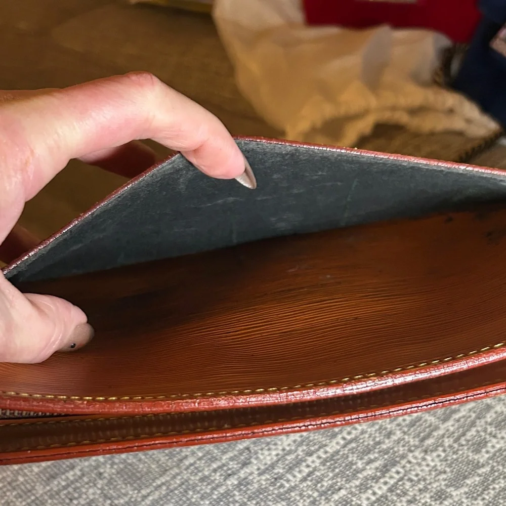 268. Louis Vuitton Epi Brown Pochette Homme